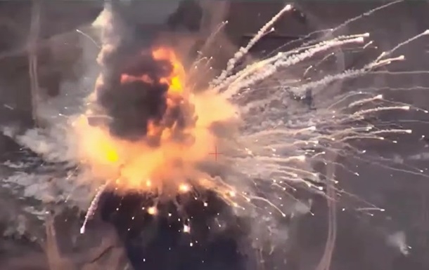 ССО Украины уничтожили установку С-400 и крупный склад боеприпасов в Крыму (видео) ССО Украины уничтожили установку С-400 и крупный склад боеприпасов в Крыму (видео)