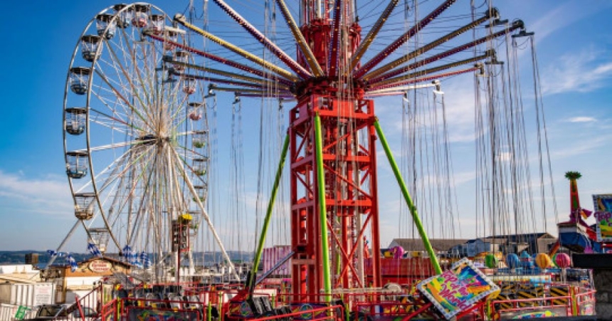 Посетители одесского Луна-парка "зависли" на высоте 60 метров Посетители одесского Луна-парка "зависли" на высоте 60 метров