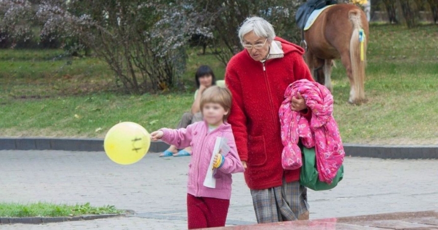 В 80 лет умерла самая старая мать Украины – у нее отобрали дочь В 80 лет умерла самая старая мать Украины – у нее отобрали дочь