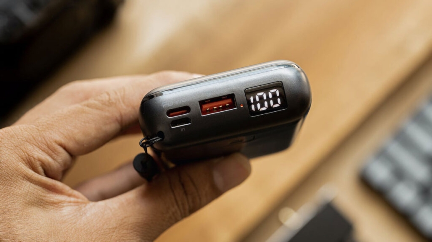 Военный погиб от взрыва павербанка в Краматорске, - СМИ Военный погиб от взрыва павербанка в Краматорске, - СМИ