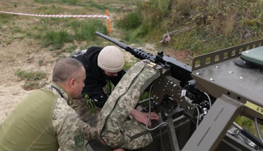 В ВСУ робот с пулеметом удерживал позицию более месяца (видео) В ВСУ робот с пулеметом удерживал позицию более месяца (видео)