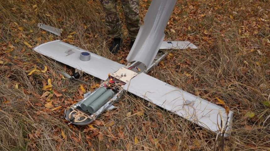 Росіяни "Молнією" вдарили по дитячому майданчику у Харкові Росіяни "Молнією" вдарили по дитячому майданчику у Харкові