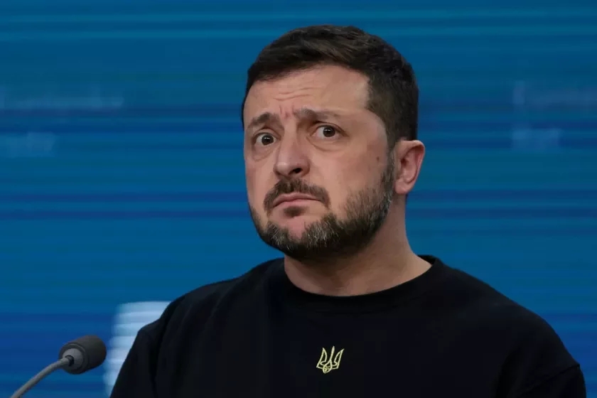 Украинская оппозиция потребовала от Зеленского увольнение Ермака и отставку Кабмина Украинская оппозиция потребовала от Зеленского увольнение Ермака и отставку Кабмина