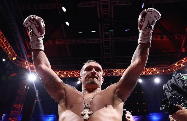 Усик втратив статус абсолютного чемпіона світу з боксу Усик втратив статус абсолютного чемпіона світу з боксу