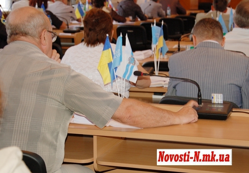 Иванников голосует вместо депутата Еропунова на сессии
