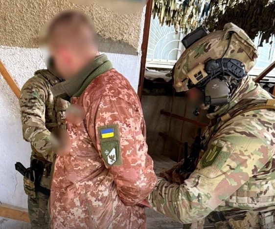 Офицер ТЦК избил мужчину во время медосмотра Офицер ТЦК избил мужчину во время медосмотра