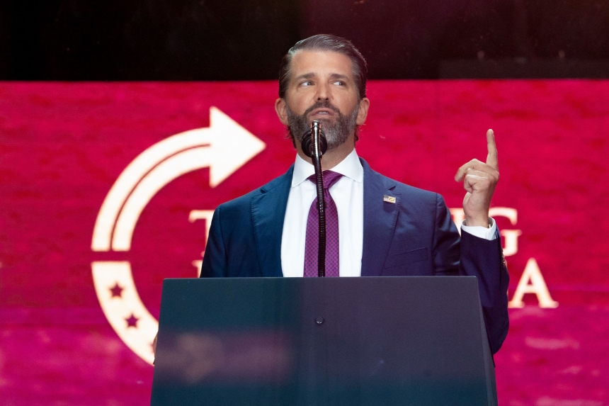 Сын Трампа обвинил украинские власти в затягивании войны Сын Трампа обвинил украинские власти в затягивании войны