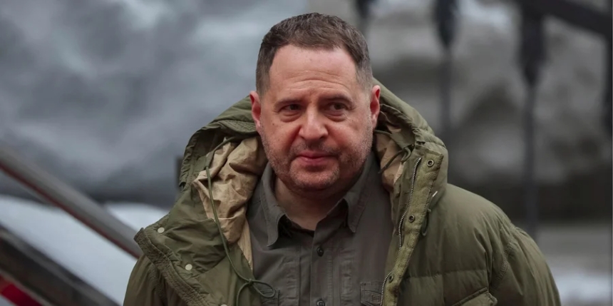 Нардеп объяснил, почему Зеленский не сразу вывел Ермака из Ставки и СНБО после его увольнения Нардеп объяснил, почему Зеленский не сразу вывел Ермака из Ставки и СНБО после его увольнения