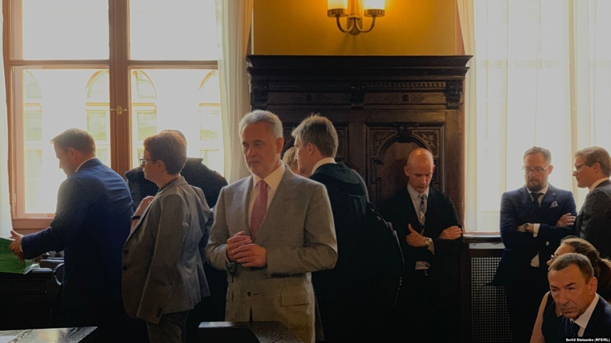 Австрійський суд відхилив екстрадицію Фірташа до США Австрійський суд відхилив екстрадицію Фірташа до США