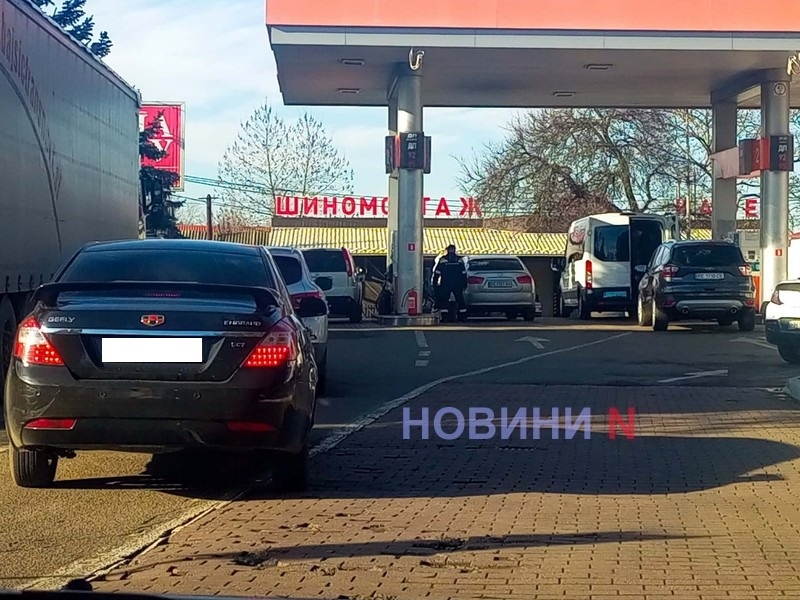 Миколаїв без світла: як живе знеструмлене місто (репортаж) Миколаїв без світла: як живе знеструмлене місто (репортаж)