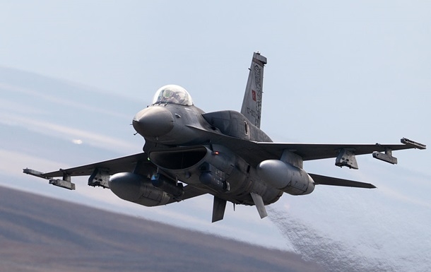 Турция сбила над Чёрным морем беспилотник Турция сбила над Чёрным морем беспилотник