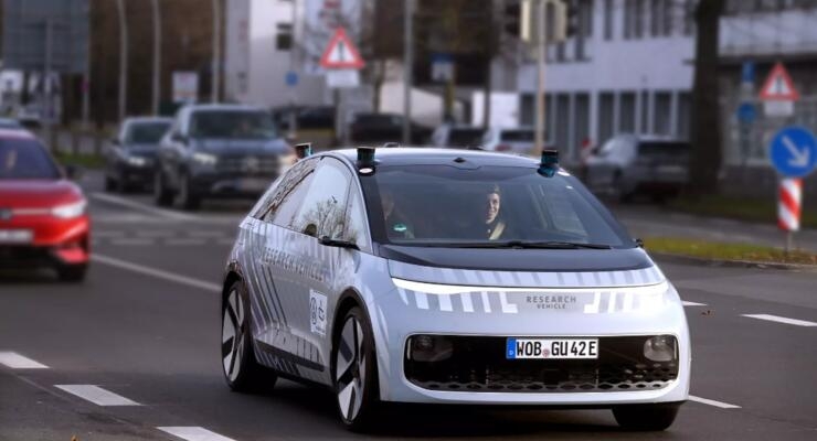 Volkswagen представив автомобіль без керма та педалей Volkswagen представив автомобіль без керма та педалей