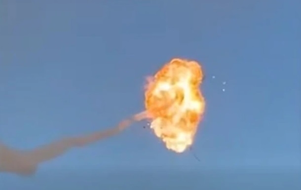 Повітряні сили показали знищення російських дронів на півдні України (відео) Повітряні сили показали знищення російських дронів на півдні України (відео)