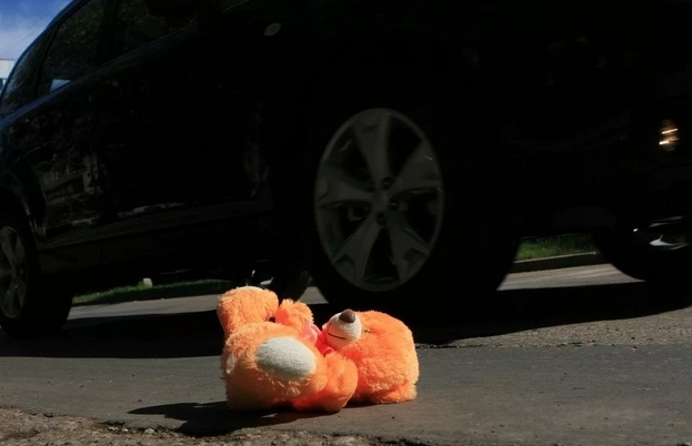 В Николаеве разыскивают женщину, которая на авто сбила ребенка и уехала В Николаеве разыскивают женщину, которая на авто сбила ребенка и уехала