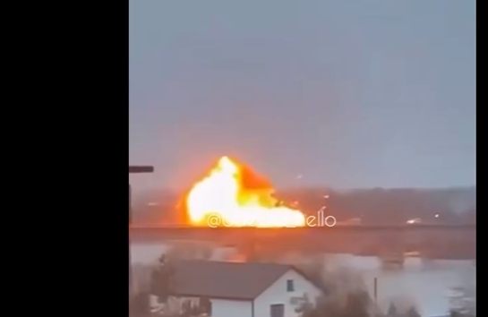 З'явилося відео удару «шахеда» по мосту на Одещині, де загинула мати трьох дітей З'явилося відео удару «шахеда» по мосту на Одещині, де загинула мати трьох дітей