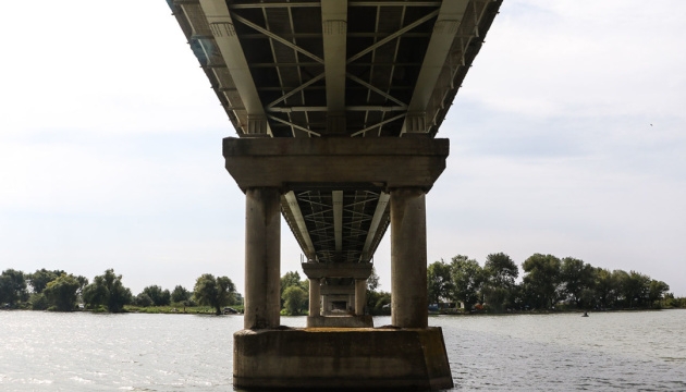 Міст у Маяках зруйнований ударами: розгорнутий понтон, готують нові маршрути Міст у Маяках зруйнований ударами: розгорнутий понтон, готують нові маршрути