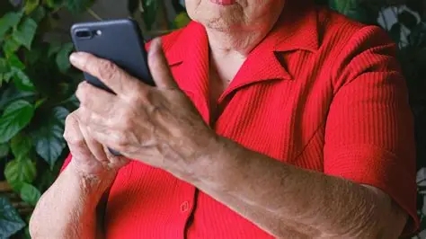 В Николаеве мошенники обманули пенсионерку на 207 тысяч гривен В Николаеве мошенники обманули пенсионерку на 207 тысяч гривен