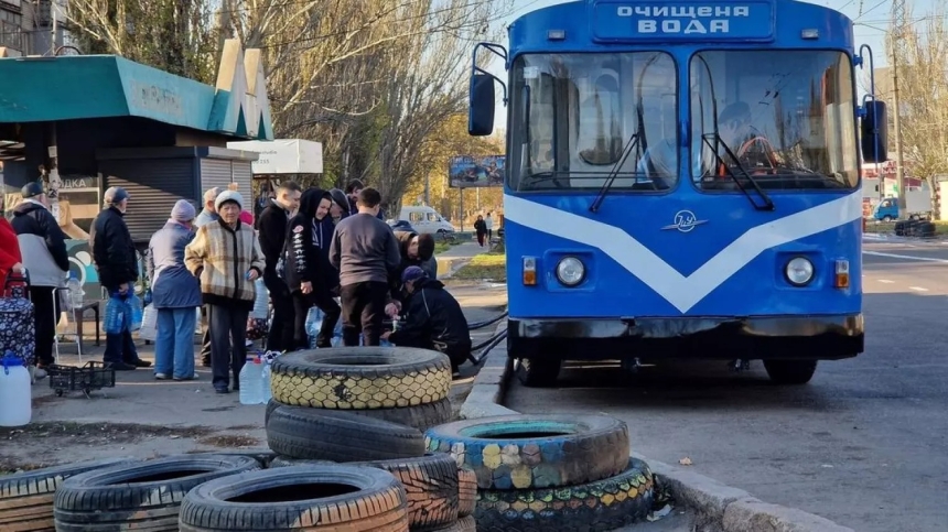 Николаев — единственный город в мире, где воду раздают с электротраснпорта Николаев — единственный город в мире, где воду раздают с электротраснпорта
