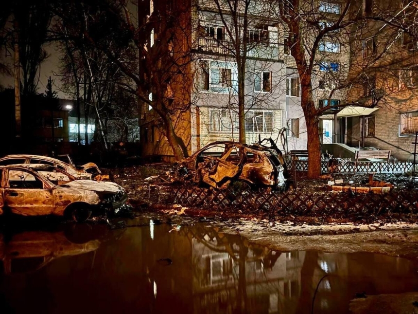 Російська атака на Дніпро: пошкоджено багатоповерхівки, дитячі садки та училище, є постраждалі Російська атака на Дніпро: пошкоджено багатоповерхівки, дитячі садки та училище, є постраждалі