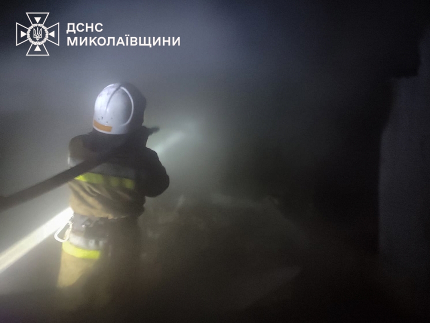 Рятувальники виявили тіло під час ліквідації пожежі у приватному будинку на Миколаївщині Рятувальники виявили тіло під час ліквідації пожежі у приватному будинку на Миколаївщині