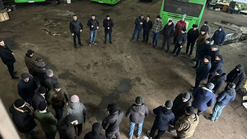 Руководитель КП «Николаевпасстранс» Дмитрий Тесленко попрощался с коллективом (фото) Руководитель КП «Николаевпасстранс» Дмитрий Тесленко попрощался с коллективом (фото)