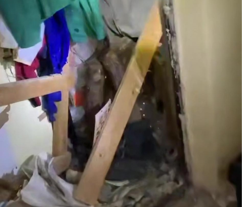 Видели живым несколько лет назад: мумифицированное тело мужчины нашли в закрытой квартире в Киеве (видео) Видели живым несколько лет назад: мумифицированное тело мужчины нашли в закрытой квартире в Киеве (видео)