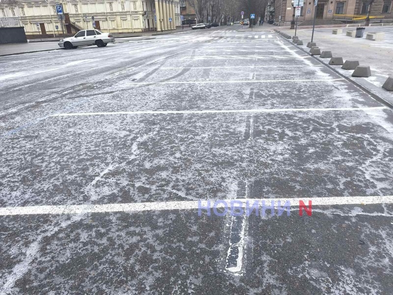 Николаев в плену у гололеда – городские власти демонстрируют полную беспомощность (фоторепортаж) Николаев в плену у гололеда – городские власти демонстрируют полную беспомощность (фоторепортаж)