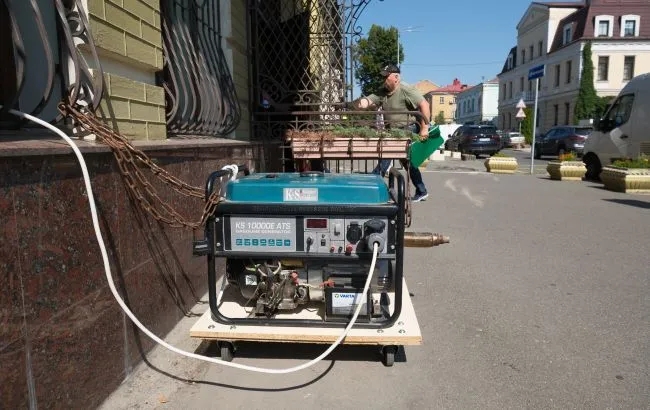 Франція передасть Україні партію генераторів та 71 млн євро на відбудову Франція передасть Україні партію генераторів та 71 млн євро на відбудову