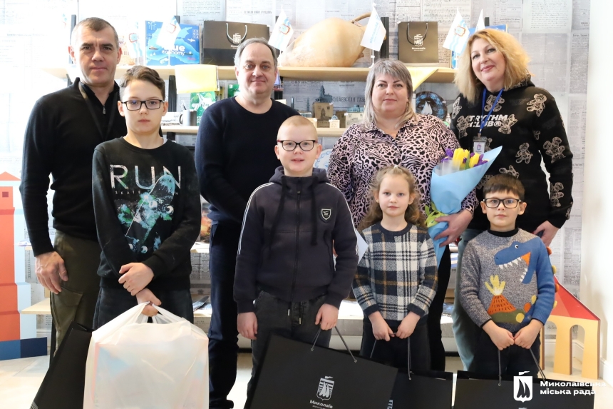 В Николаеве детскому дому семейного типа передали жилье В Николаеве детскому дому семейного типа передали жилье