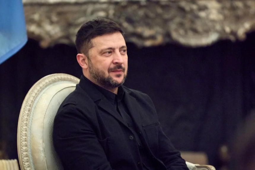 Зеленский заявил, что с удовольствием принял бы ядерное оружие Зеленский заявил, что с удовольствием принял бы ядерное оружие