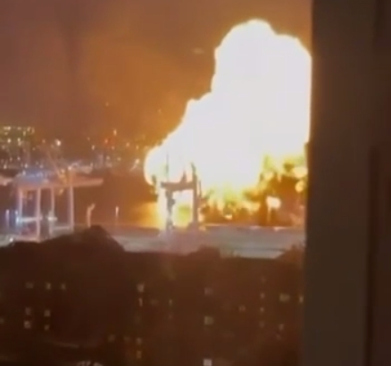 СБУ ударила дронами по порту «Новороссийск»: уничтожены корабли, - СМИ (видео) СБУ ударила дронами по порту «Новороссийск»: уничтожены корабли, - СМИ (видео)