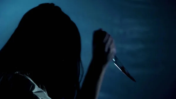 У Кременчуці чоловік впустив до квартири жінку з дітьми - згодом його знайшли мертвим У Кременчуці чоловік впустив до квартири жінку з дітьми - згодом його знайшли мертвим