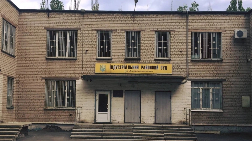 В Днепре пытались похитить судью: она в больнице с серьезной травмой В Днепре пытались похитить судью: она в больнице с серьезной травмой