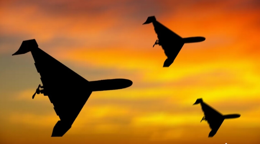 Група дронів рухається в бік Миколаєва: оголошено повітряну тривогу Група дронів рухається в бік Миколаєва: оголошено повітряну тривогу