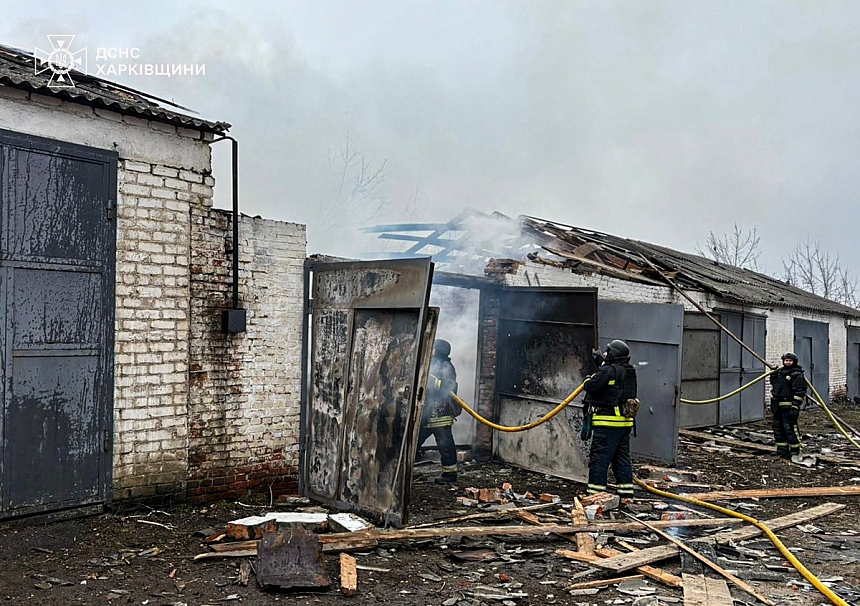 Росіяни вдарили дронами по медзакладу на Куп’янщині: сталася пожежа Росіяни вдарили дронами по медзакладу на Куп’янщині: сталася пожежа