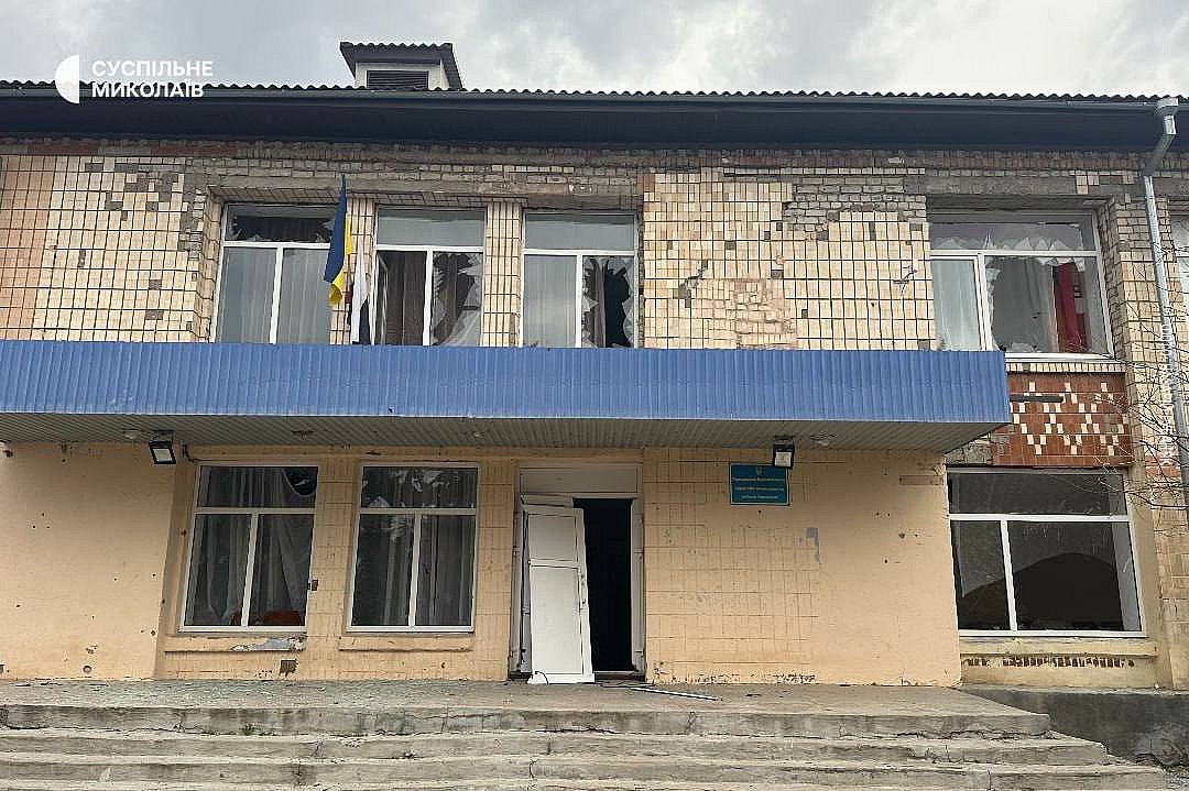 Зявилися фото наслідків атаки БПЛА на Миколаївщині, в якому постраждали діти Десять поранених, із них вісім — діти: з\