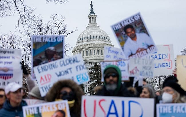 В США новая волна протестов под лозунгом "Без королей" В США новая волна протестов под лозунгом "Без королей"