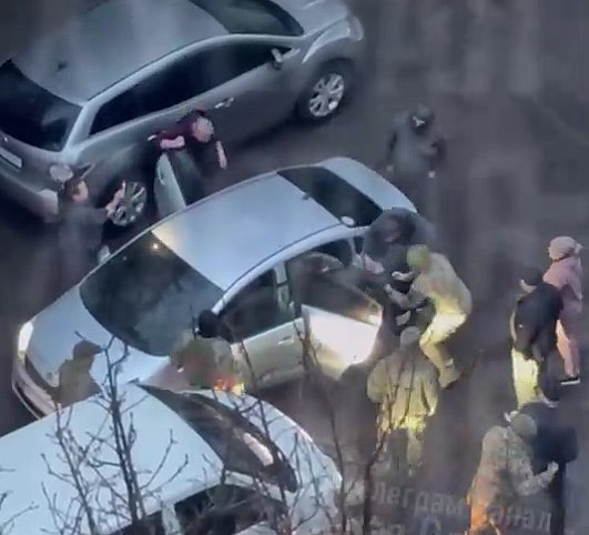 Нападение с ножом и стрельба во время мобилизации в Одессе: двое раненых (видео) Нападение с ножом и стрельба во время мобилизации в Одессе: двое раненых (видео)