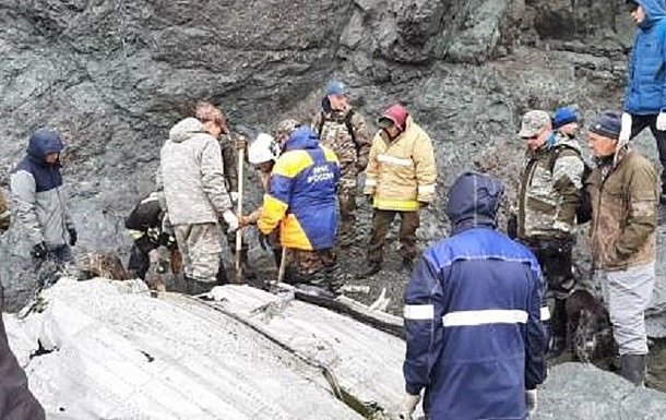 В Крыму разбился Ан-26 с военными на борту В Крыму разбился Ан-26 с военными на борту