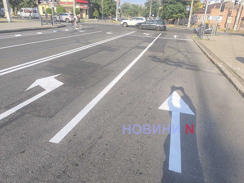 Разметка в Николаеве быстро стирается, но покупать новую краску не будут - старая еще не закончилась Разметка в Николаеве быстро стирается, но покупать новую краску не будут - старая еще не закончилась