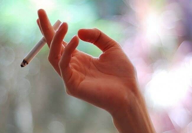 Как сигареты влияют на женский мозг: исследование Как сигареты влияют на женский мозг: исследование