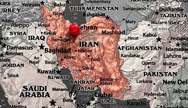 Иран требует компенсаций от пяти арабских стран за участие в операции США и Израиля Иран требует компенсаций от пяти арабских стран за участие в операции США и Израиля