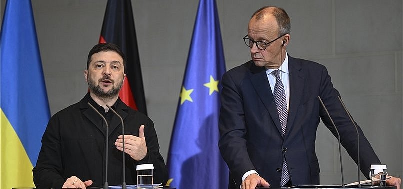 Зеленский считает, что мужчины мобилизационного возраста должны вернуться из-за границы Зеленский считает, что мужчины мобилизационного возраста должны вернуться из-за границы