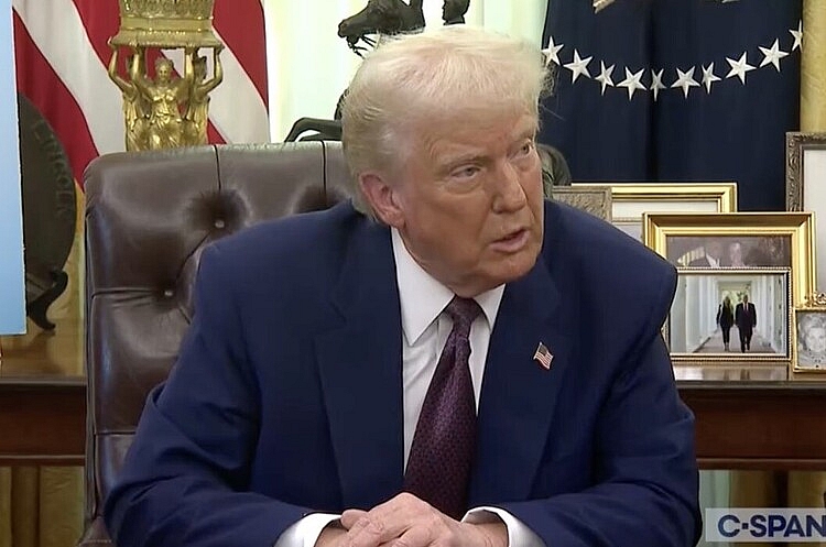 Трамп заявив, що «відкриває» Ормузьку протоку Трамп заявив, що «відкриває» Ормузьку протоку