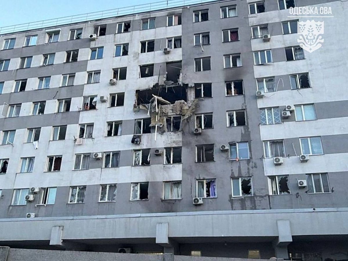 Из-за атаки РФ в Одессе загорелся жилой дом: погиб человек, 6 пострадали Из-за атаки РФ в Одессе загорелся жилой дом: погиб человек, 6 пострадали