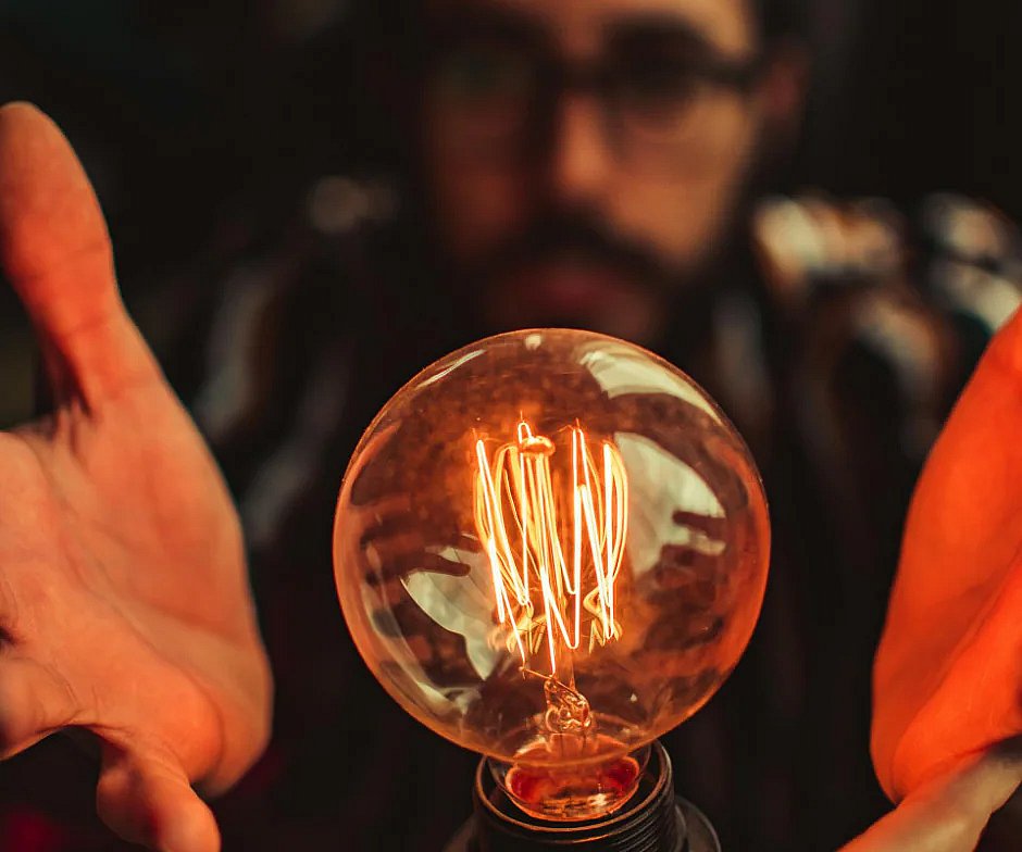 В Николаеве начали возвращать электроснабжение В Николаеве начали возвращать электроснабжение