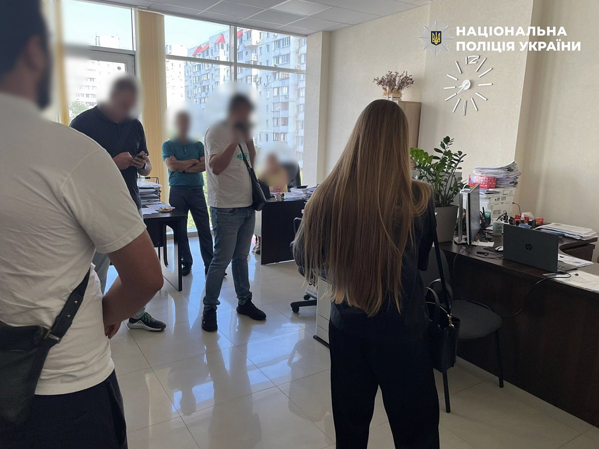 В Украине ликвидировали схему «похищения» военнослужащих из воинских частей В Украине ликвидировали схему «похищения» военнослужащих из воинских частей
