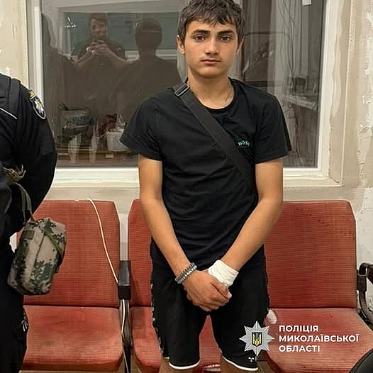 У Миколаєві розшукують 14-річного хлопця. Фото: Поліція Миколаївської області У Миколаєві розшукують 14-річного хлопця. Фото: Поліція Миколаївської області