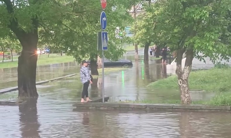 В Николаеве за час выпало почти 60% месячной нормы осадков В Николаеве за час выпало почти 60% месячной нормы осадков