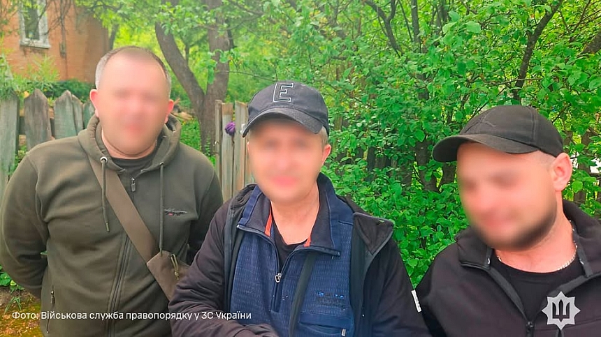 Героя мему про “Полтавського палія” Віталія Чепурко, який пішов у СЗЧ, затримали через погрози вчинити теракт. Фото: Військова служба правопорядку у Збройних Силах України Героя мему про “Полтавського палія” Віталія Чепурко, який пішов у СЗЧ, затримали через погрози вчинити теракт. Фото: Військова служба правопорядку у Збройних Силах України